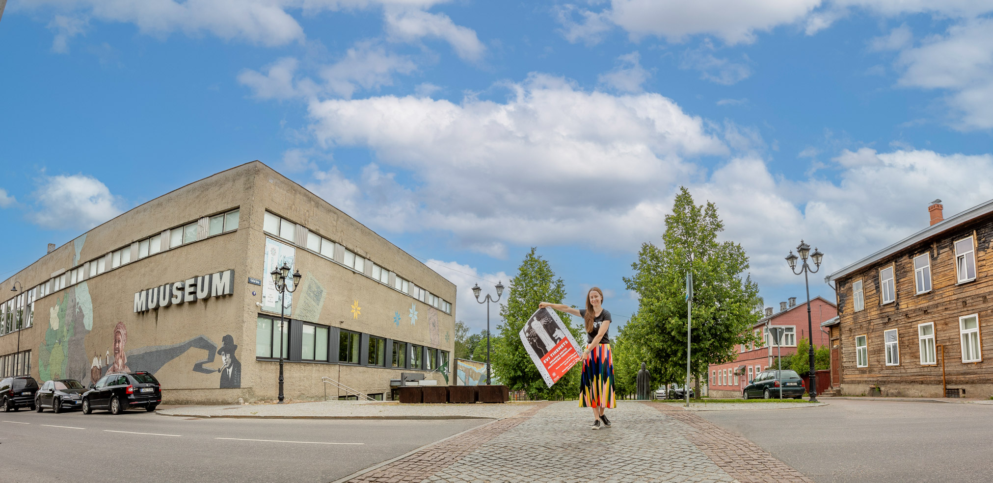 Linna tähtsad telgtänavad Katariina ja Kreutzvaldi ning muuseumihoone galeriiga, mille fassaadi kujundas Jana Huul. FOTO: Aigar Nagel