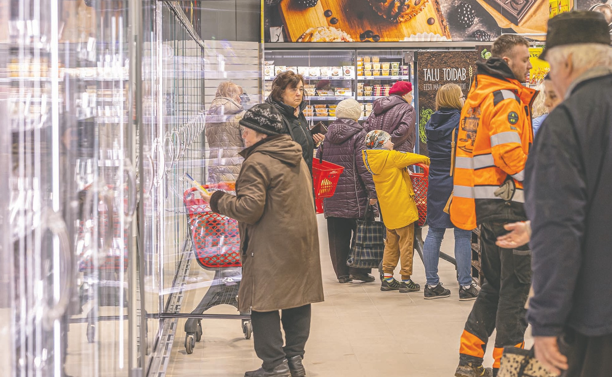 Mitteametlikku poepealinna tiitlit kandva Võru linna kauplustes teenivad oma igapäevast leiba ka vähenenud töövõimega inimesed. Tööandjad hindavad väga nende panust ning toonitavad, et inimese erivajadusest tingitud probleeme on pigem vähe. Foto: AIGAR NAGEL