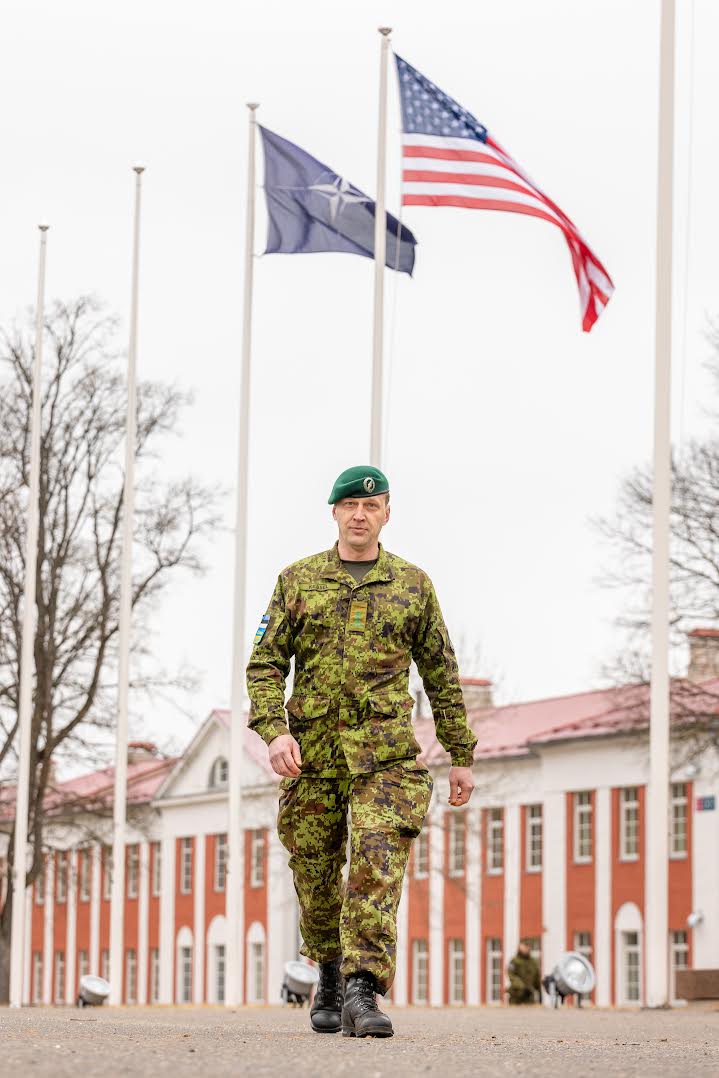 Kuperjanovi jalaväepataljoni ülem kolonelleitnant Jaan Kessel sõnas pidupäeval, et igaüks peaks olema uhke meie sõdurite üle. FOTO: Aigar Nagel