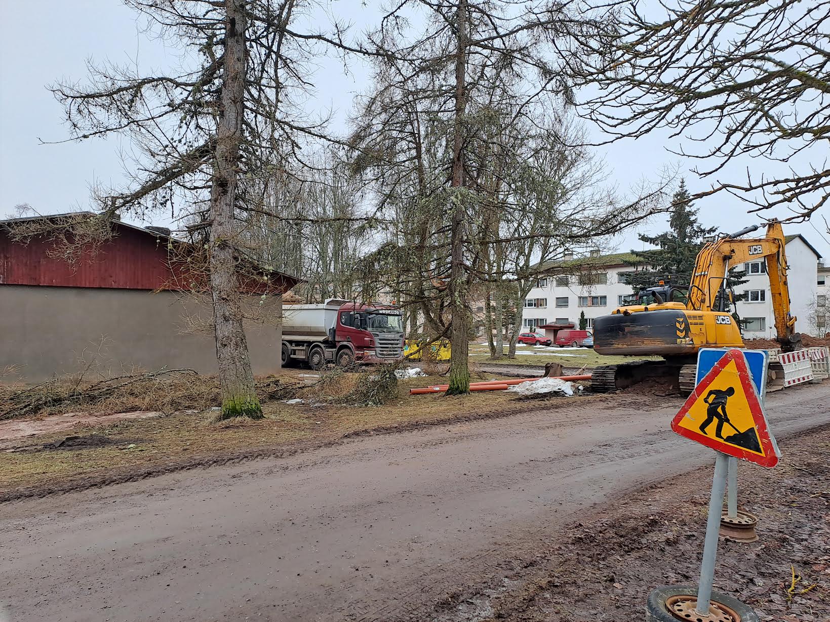 Vana-Antsla alevikus   rekonstrueeritakse veevärki FOTOD: Liana Allas