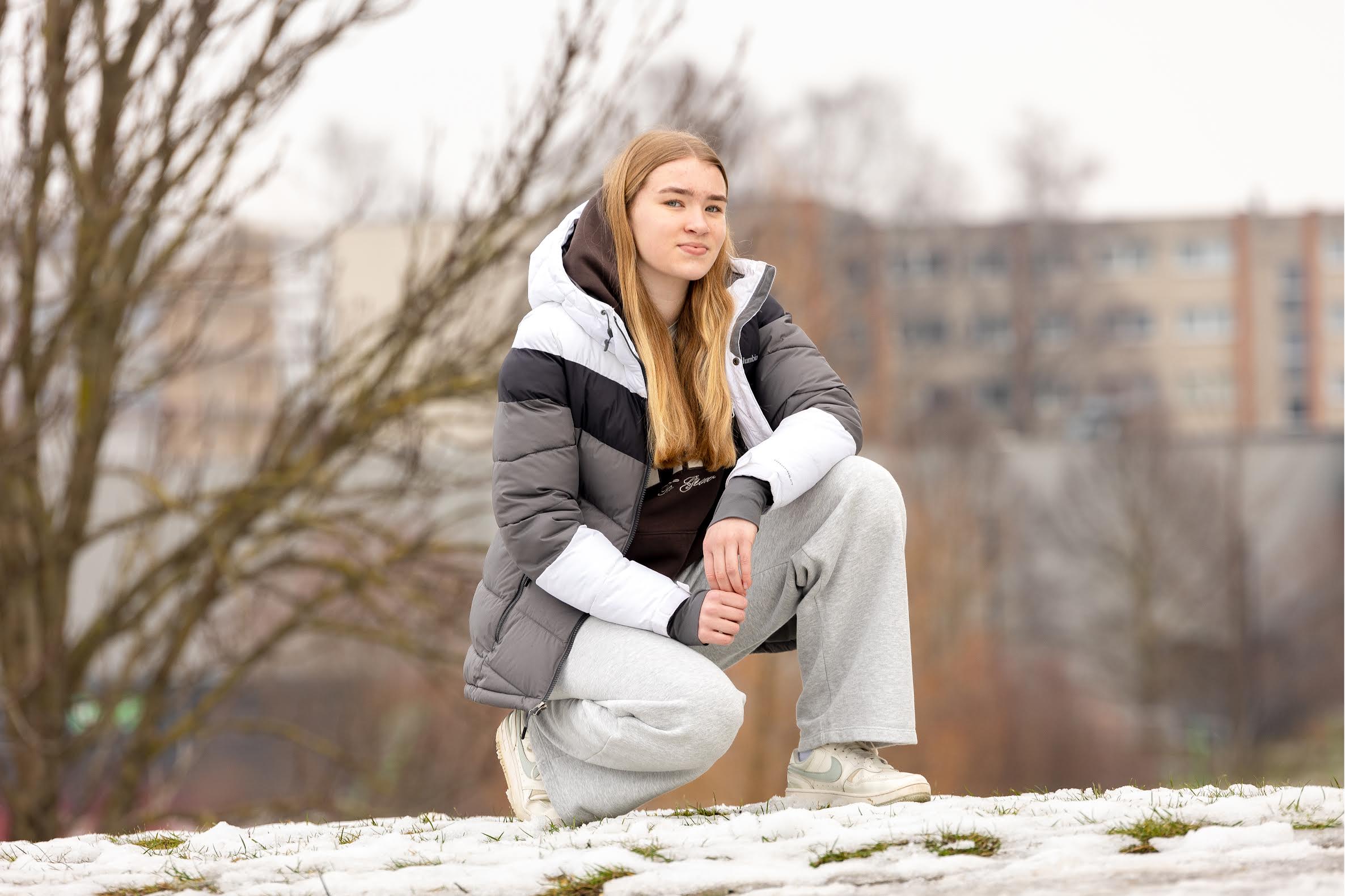 Võru valla aasta noorsportlane Laura Jõõger tuli spordi juurde ujudes, oma tulevikku näeb ta aga korvpalliplatsil. Foto: Aigar Nagel