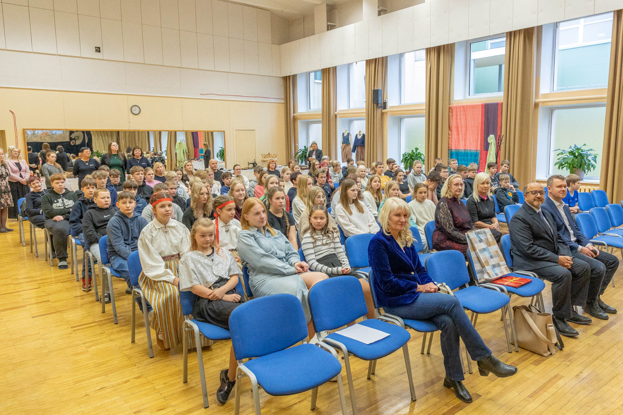 Teisipäeva lõuna ajal kogunesid Puiga kooli 5.–9. klassi õpilased aulasse suursaadikuga kohtuma. FOTO: Aigar Nagel