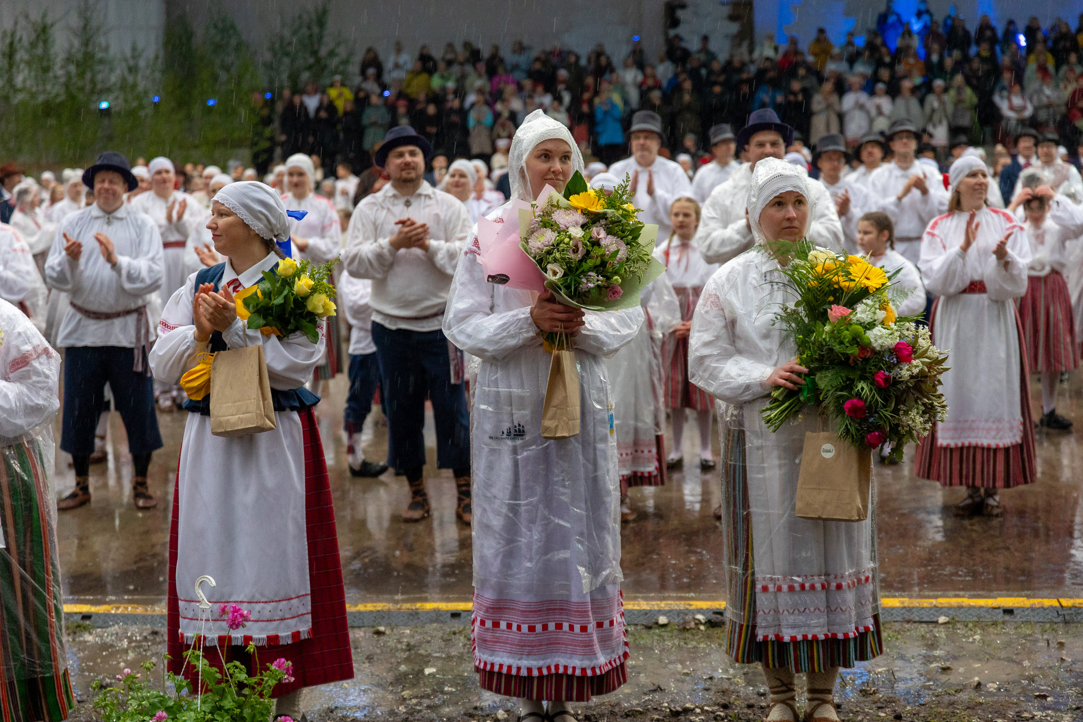 Võrumaa tantsupeol tantsiti vihma trotsides FOTO: Aigar Nagel