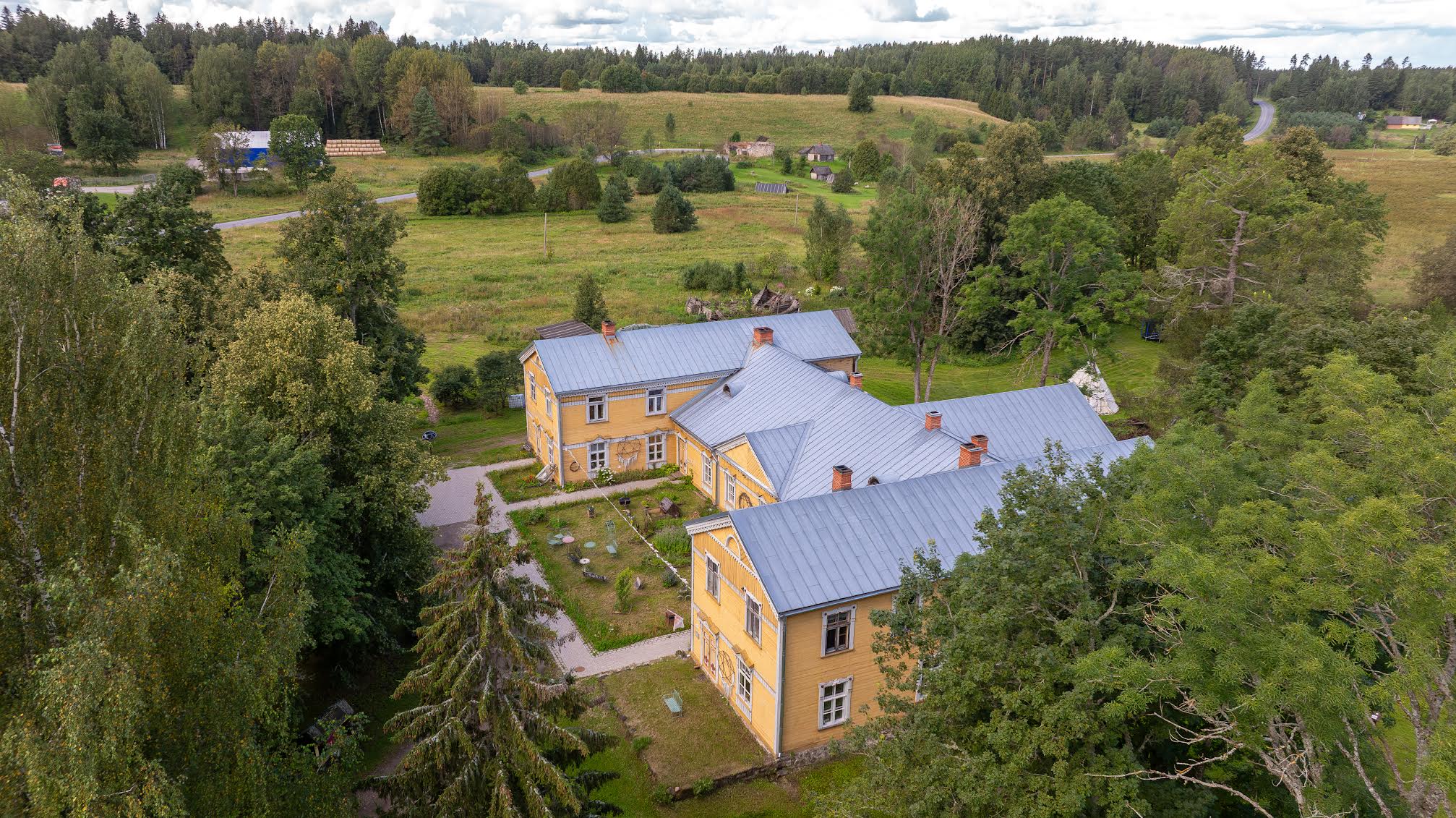 Kuigi Leiutajate Külakool on mitmes mõttes omanäoline, siis algab õppetöö koolis ikka traditsiooniliselt 1. septembril. Foto: Aigar Nagel