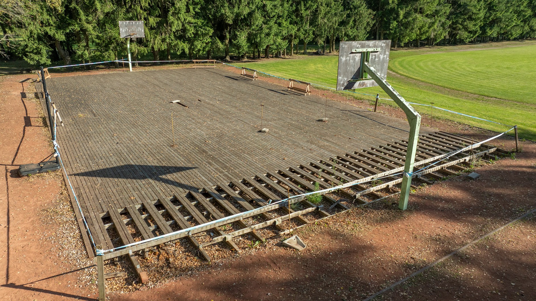Mullu võitis Võru valla kaasava eelarve hääletuse Kääpa koolimaja palliplatsi rekonstrueerimisplaan, milleks eraldati 40 000 eurot. Toona olid veel hääletusel Loosi mõisa pargi juurde avaliku parkla rajamine, Väimela Mäejärve-äärse supluskoha korrastamine ning Väimela ja Parksepa ujumiskohtade korrastamine. Foto: Aigar Nagel