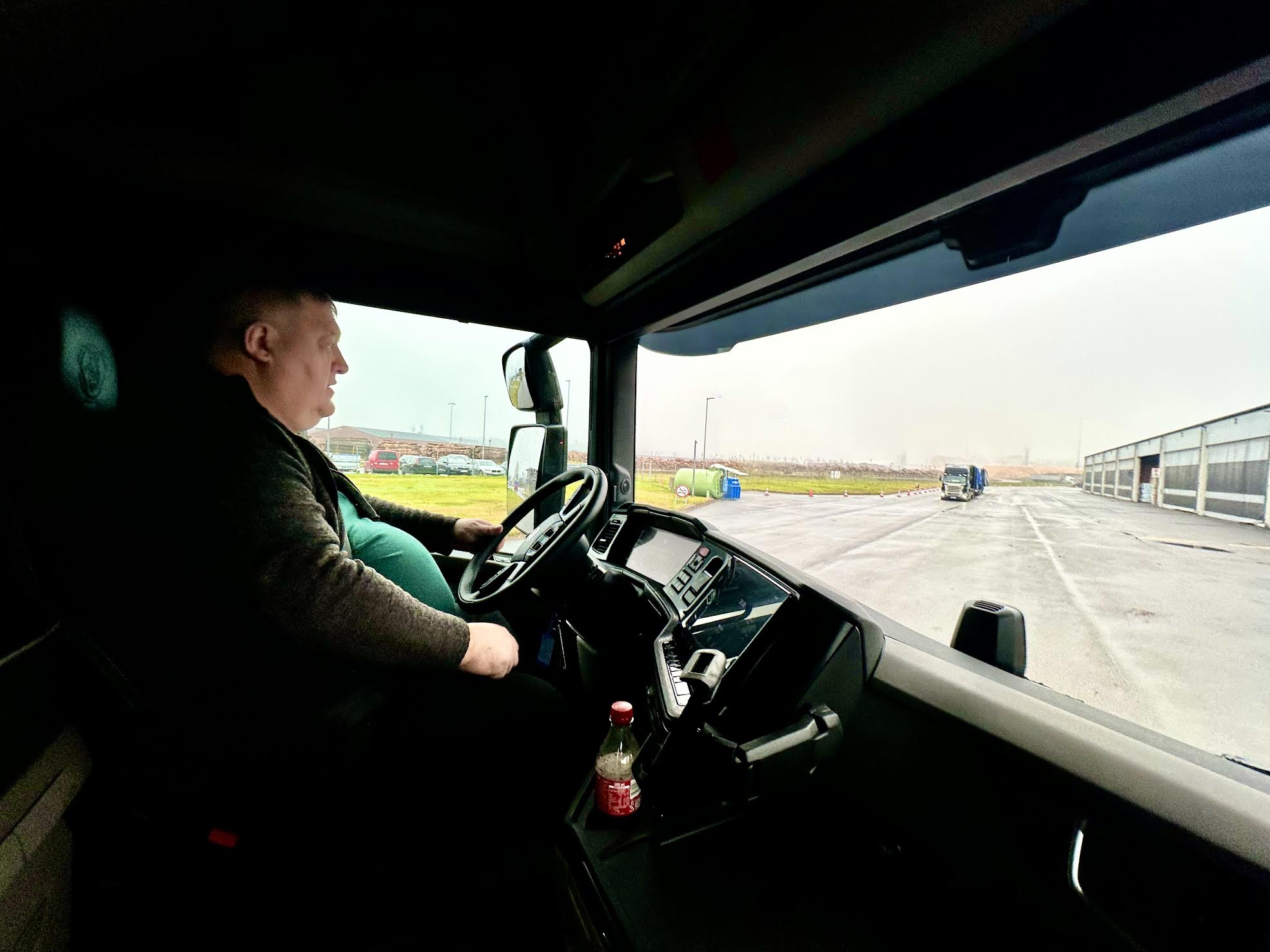 Paarikümneaastase rekajuhistaažiga Gert Hanimägi keeramas Toftanisse. Fotod ja video: KALEV ANNOM