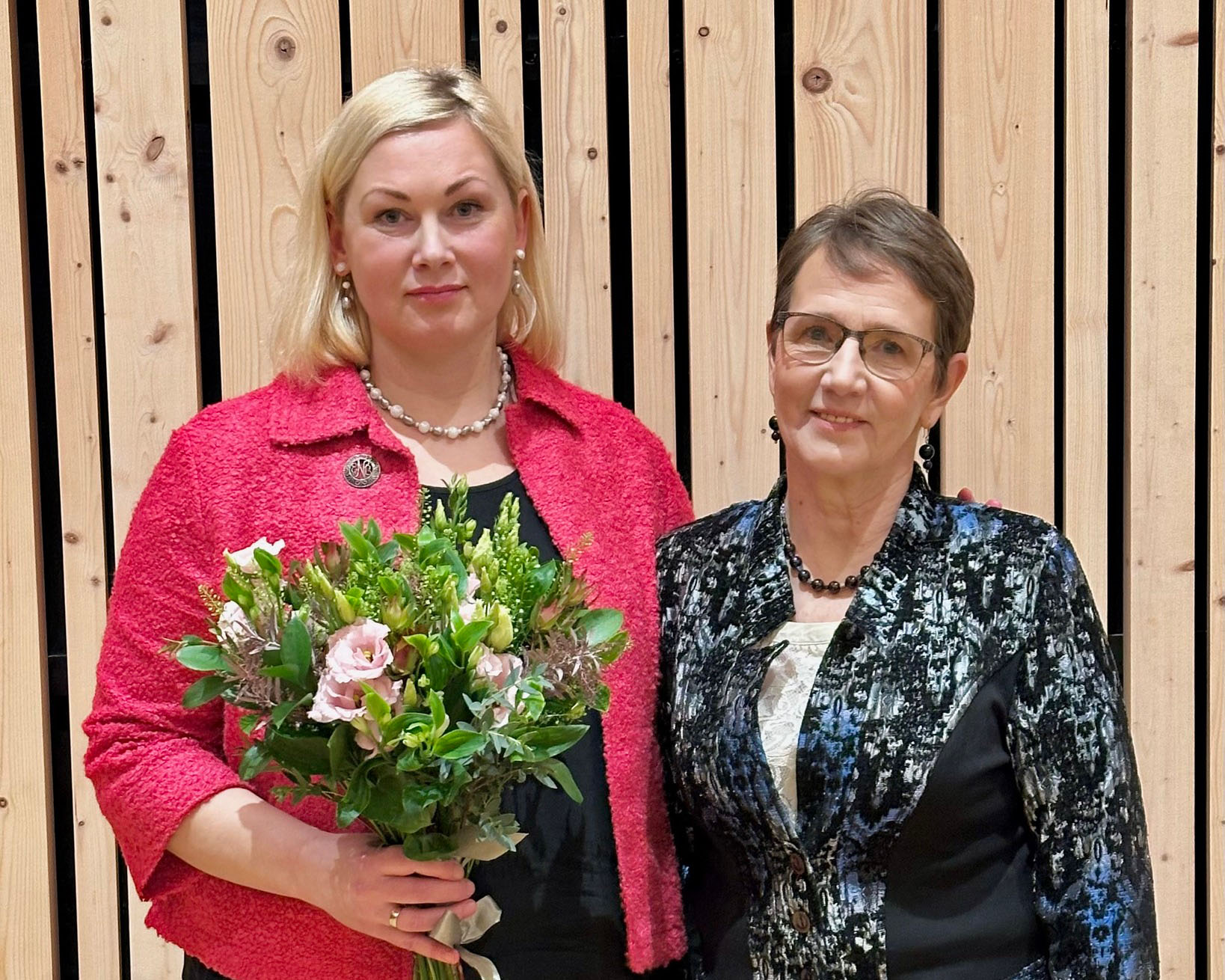 Kaks Rõuge vallavanemakandidaati. Vasakult valituks osutunud Britt Vahter ja Kai Paks. Foto: RÕUGE VALLAVALITSUS