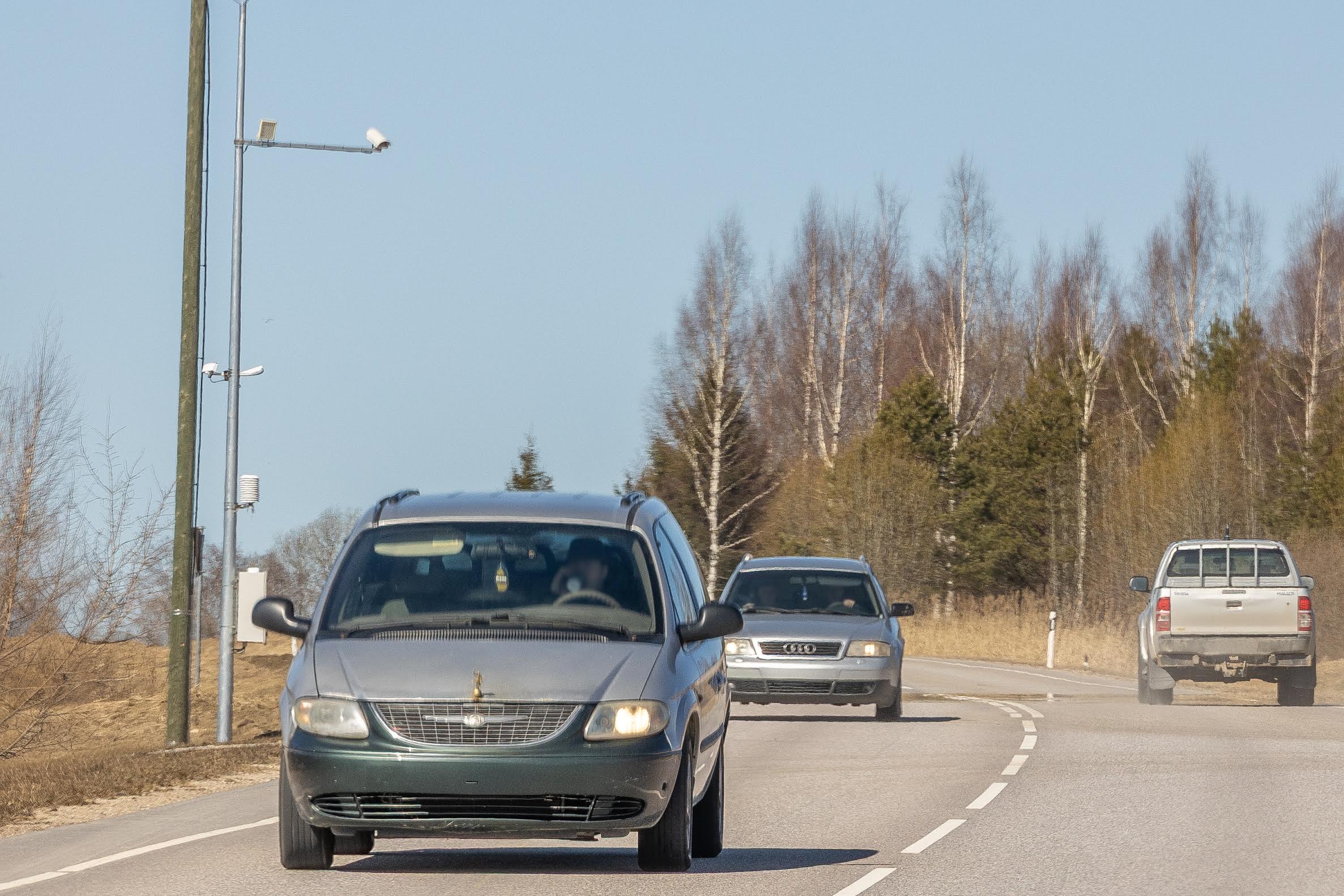 Mootorsõidukimaksu oli võimalus tasuda kahes osas. Esimese osamakse tähtaeg saabus suvel ja teise osamakse tähtaeg oli 15. detsembril. Foto: AIGAR NAGEL