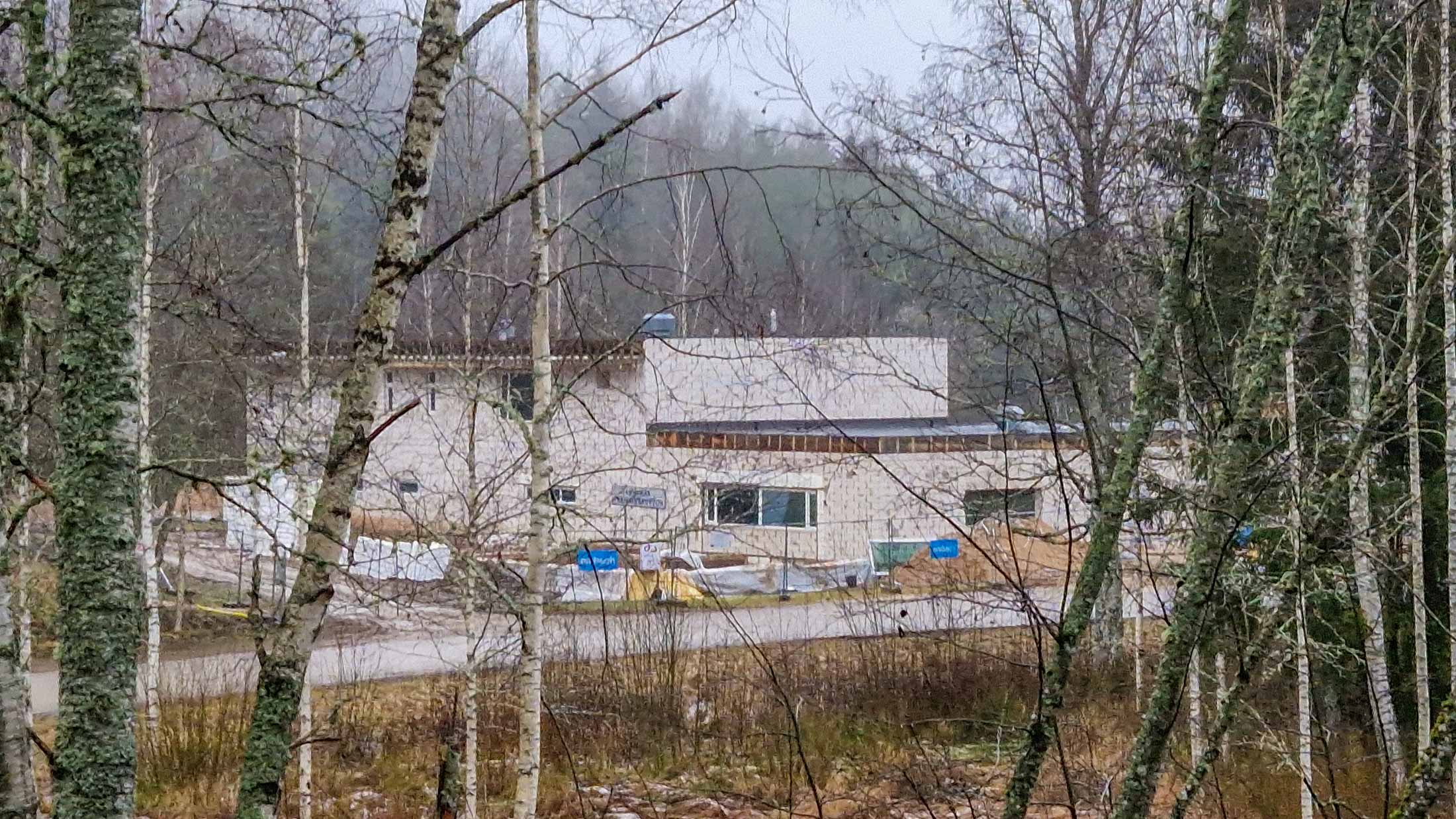 Luhamaa piirivalvekordoni ehitus 25. detsembril möödunud aastal, mil ehitustööde lepingu sõlmimisest oli möödunud kolm kuud. FOTO: Aigar Nagel