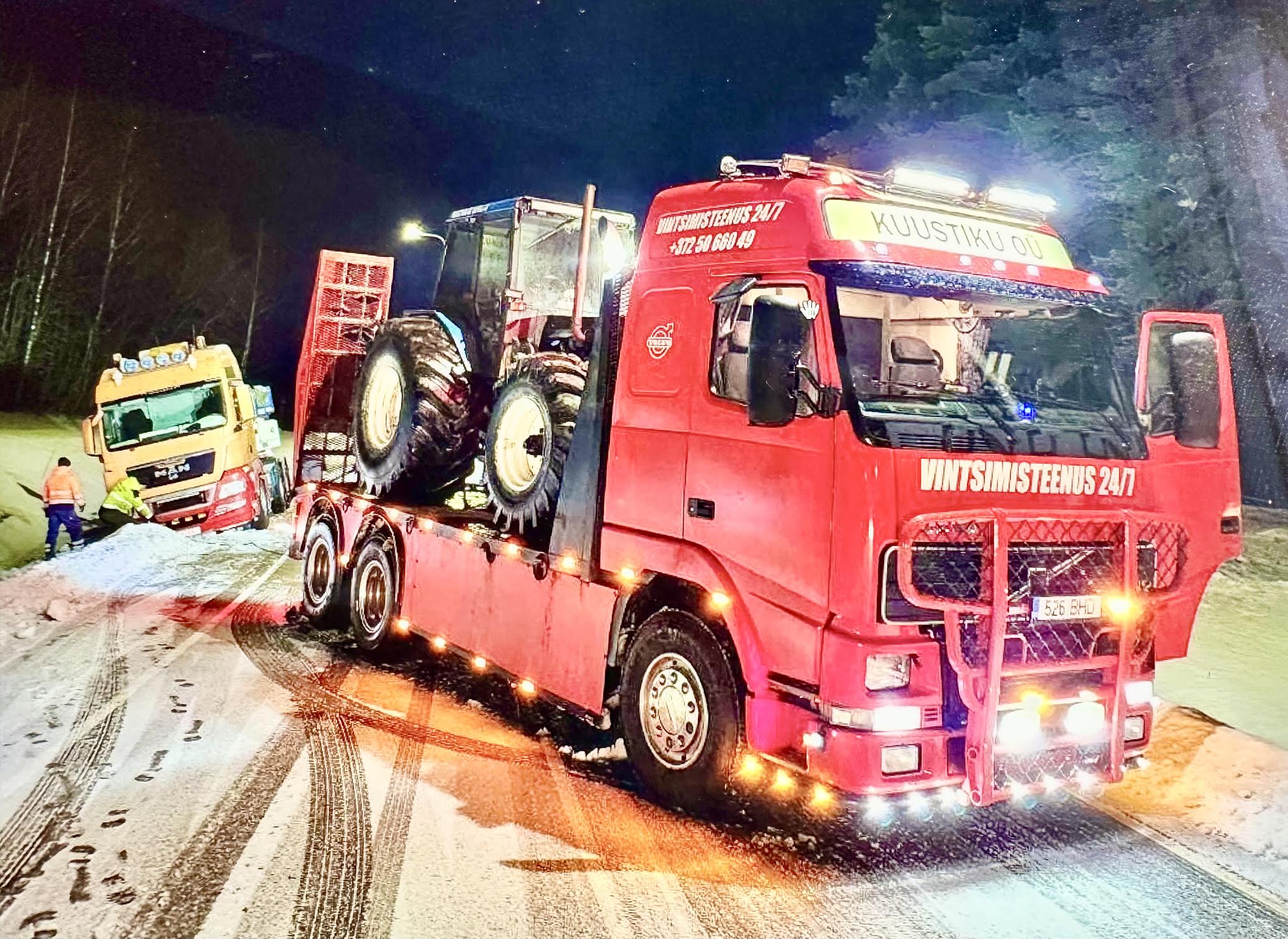 See pilt ei ole tehtud filmivõtetel, vaid nii töötab Kuustiku juht Oliver Land. Foto: ERAKOGU