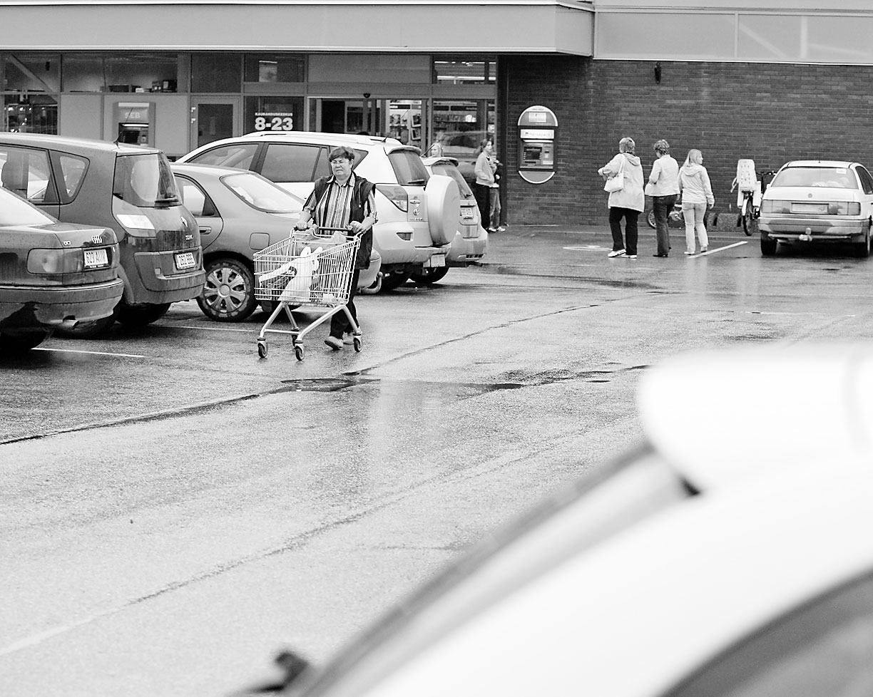 Kuigi Võrumaa inimeste põhituumik on Eesti keskmisest pisut vaesem, on kaubandusketid pidanud seda piisavaks, et maakonnakeskuses äri ajada. FOTO: VT