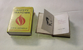 Võru antikvariaadis leiduv kõige pisem raamat „Kolm luuletust Leninist”.	   Foto: KADRI NAGEL