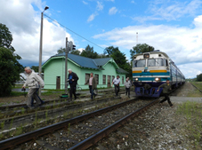 Saksa raudteefanaatikute tellitud Edelaraudtee reisirong 20. juulil Antsla jaamas. Repro: INTERNET