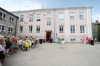 Võru 1. põhikooli viimane õppeaasta lõpetamise aktus oma maja õues 5. juunil 2014. Foto: ANDREI JAVNAŠAN