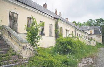 Vana-Antsla ajaloolise mõisa lagunev peahoone. Foto: Võrumaa Teataja