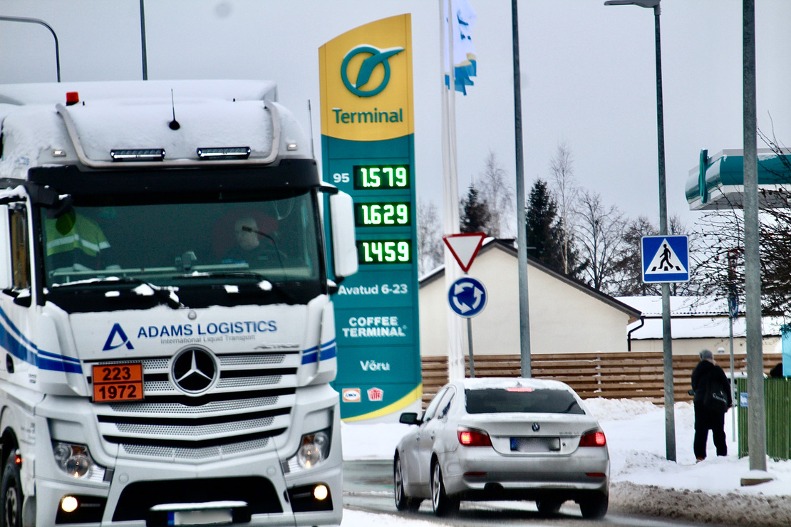 Terminal Oili Võru tankla hinnad 23. jaanuari keskpäeval. Foto: KALEV ANNOM