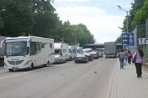 Piiriületajaid ei kiusata mitte ainult Kagu-Eestis – ka Narva bensiinivedajatel „keerati hapnik kinni”.				                               Foto: VIRU PROSPEKTI ARHIIV
